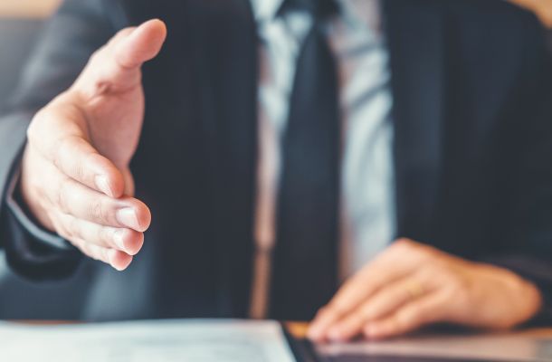 shake hand 13c6f78e